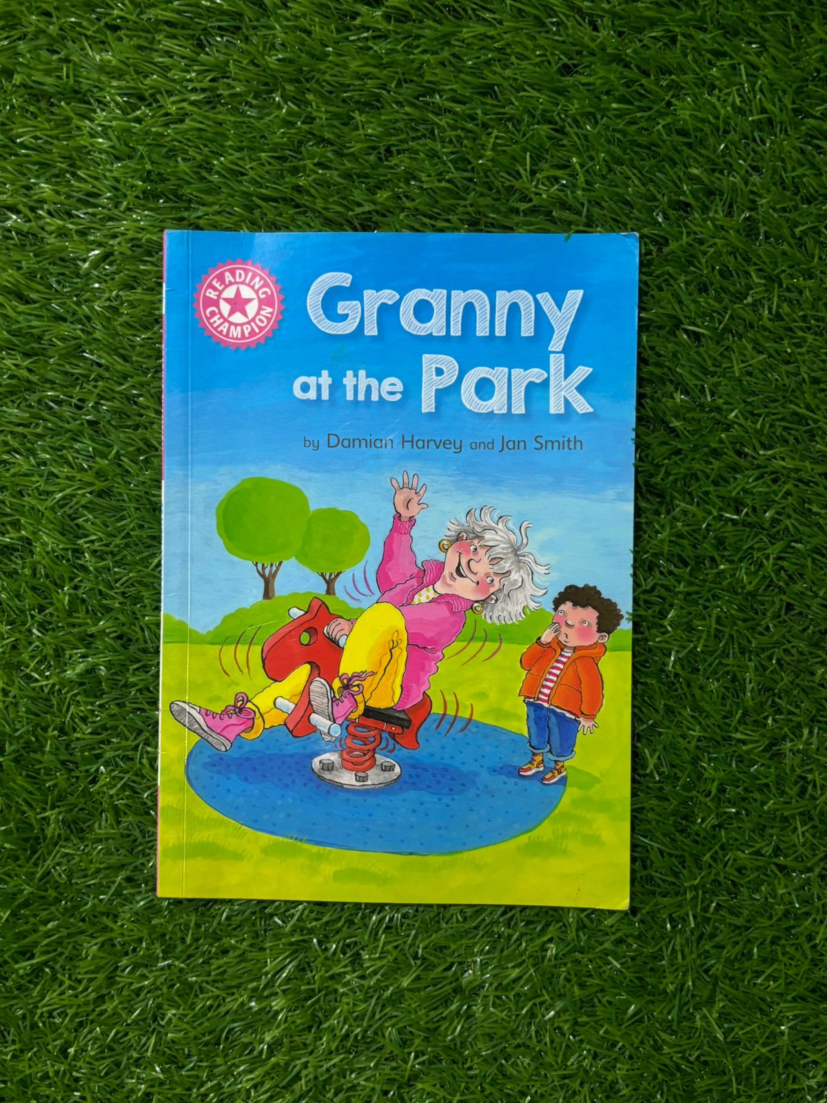 Granny at the Park: Independent Reading Pink 1B (Reading Champion)