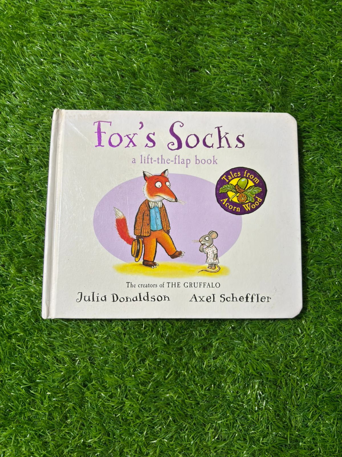 Fox's Socks (Tales From Acorn Wood)