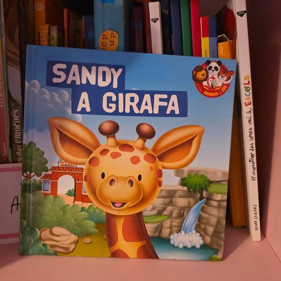 SANDY THE GIRAFFE